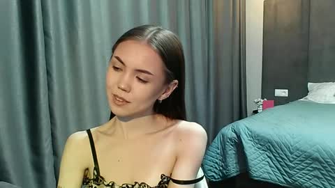 sweetieee_kira online show from October 3, 9:56 pm