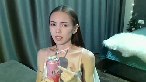 sweetieee_kira online show from December 22, 10:05 pm