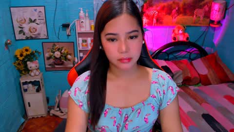 Snapshot of sweetienicole chatting on January 16, 3:23 am Nicole online show from January 16, 3:23 am