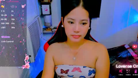 Snapshot of sweetienicole chatting on September 19, 1:37 pm Nicole online show from September 19, 1:37 pm