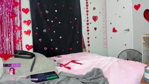 sweetkiitty3 online show from February 20, 9:44 am