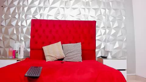 Lauren online show from February 1, 5:37 am