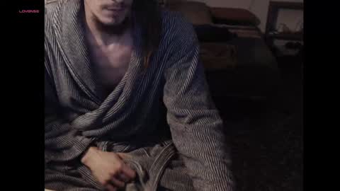 akiles online show from December 8, 6:39 pm