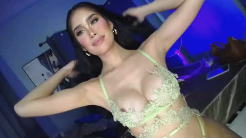 Queen ARIANA online show from January 10, 10:48 pm