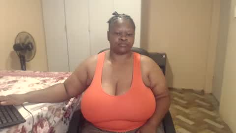 sweetnoziexxx online show from April 6, 7:48 pm