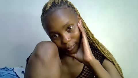 Lilly online show from April 16, 9:39 pm