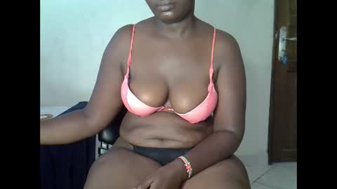 sweetrenne online show from February 3, 8:07 am