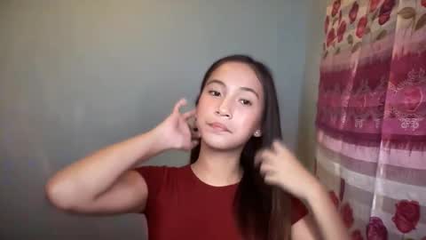 Mia online show from November 28, 4:03 pm