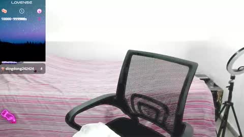 Snapshot of sweetsquirtx23 chatting on February 16, 5:15 am lili online show from February 16, 5:15 am