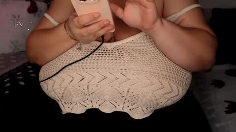 Maya online show from December 4, 7:46 pm