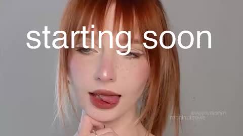Snapshot of sweetuniporn chatting on October 23, 7:32 am Elis a little vacation Ill be here Saturday my schedules in bio online show from October 23, 7:32 am