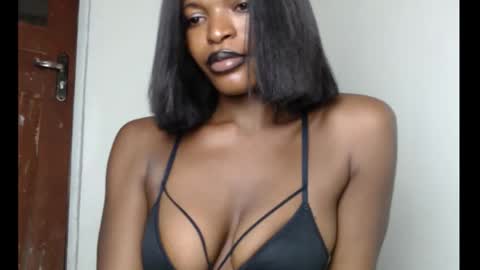 sweetxxboobsx online show from November 17, 8:55 pm