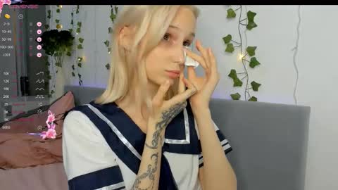 l1sa spears online show from December 5, 9:45 pm