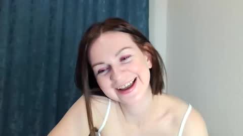 Snapshot of sweety_lucy25 chatting on October 18, 9:30 pm Sweety Lucy25 online show from October 18, 9:30 pm