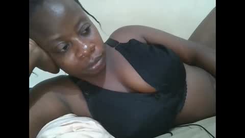 Snapshot of sweetyass25 chatting on September 21, 7:29 pm sweetyass25 online show from September 21, 7:29 pm