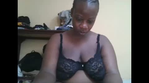 Snapshot of sweetyass25 chatting on October 19, 5:12 am sweetyass25 online show from October 19, 5:12 am