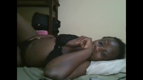 Snapshot of sweetyass25 chatting on October 16, 6:40 pm sweetyass25 online show from October 16, 6:40 pm