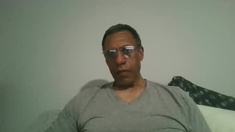 swimmerbod2495 online show from April 27, 2:09 am