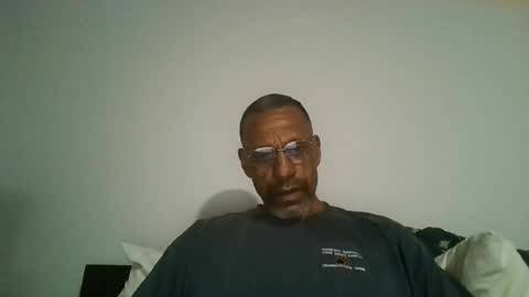 swimmerbod2495 online show from July 12, 5:43 am