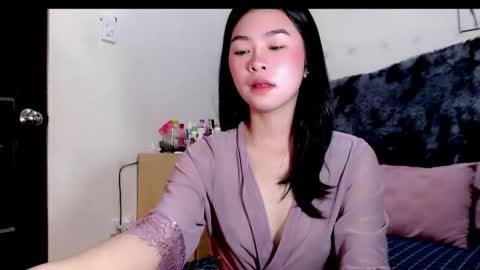 Holly online show from January 14, 1:46 am