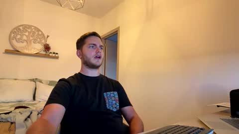 syl092 online show from March 11, 5:38 pm