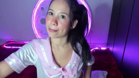 Snapshot of sylphy17 chatting on October 23, 2:35 am sylphy17 online show from October 23, 2:35 am