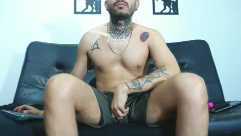 syylar_ online show from December 15, 1:29 pm