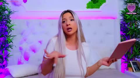 Snapshot of taahiraarabian chatting on October 16, 1:55 pm Arianna online show from October 16, 1:55 pm