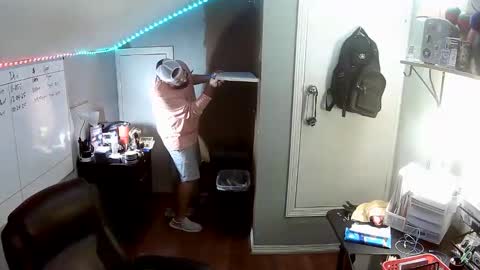 TaintNuzzler online show from October 23, 6:42 pm