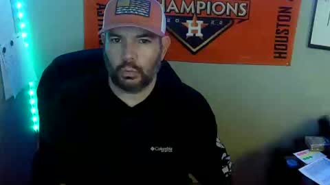 TaintNuzzler online show from February 19, 9:03 pm