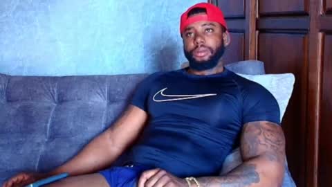 Tairon Tucke online show from March 11, 2:40 pm