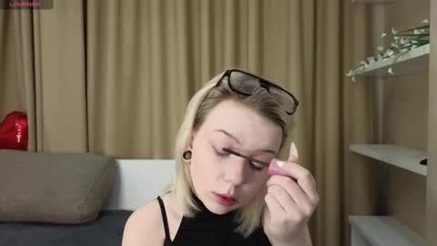 Emily online show from February 17, 5:23 pm