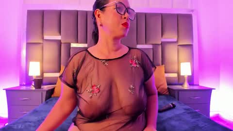 tali  online show from October 13, 8:33 pm