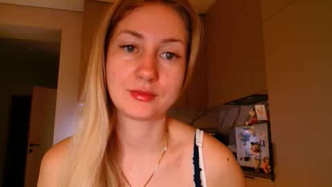  Kira  online show from March 17, 6:29 am