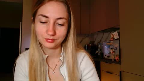  Kira  online show from March 21, 6:52 am