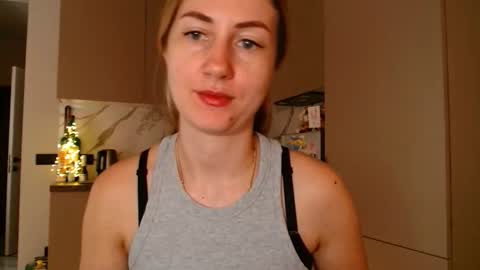  Kira  online show from March 13, 8:39 am