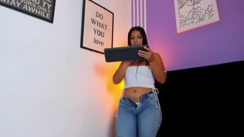 tall_hot_brunette online show from November 29, 7:16 am