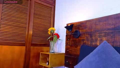    online show from December 17, 11:39 am