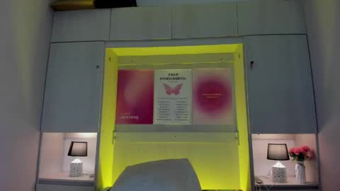 Tami online show from April 6, 7:37 pm