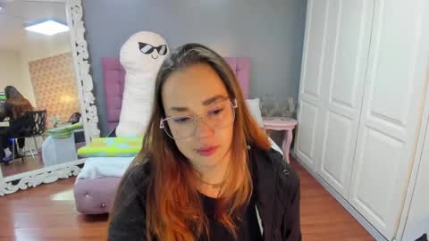 Snapshot of tammyparker_ chatting on September 26, 10:45 am Tammara  online show from September 26, 10:45 am