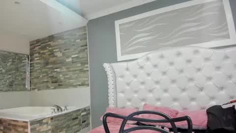 Snapshot of tammyparker_ chatting on March 8, 10:54 am Tammara  online show from March 8, 10:54 am