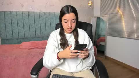 Tara  online show from February 13, 1:14 pm