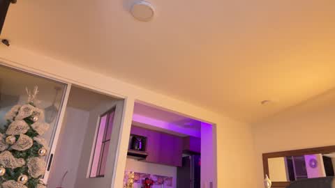 Jonathan  Juan online show from December 6, 6:20 am