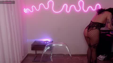 High Mami  online show from January 11, 2:50 am