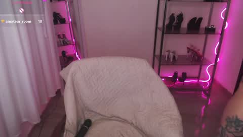 High Mami  online show from April 7, 7:10 am