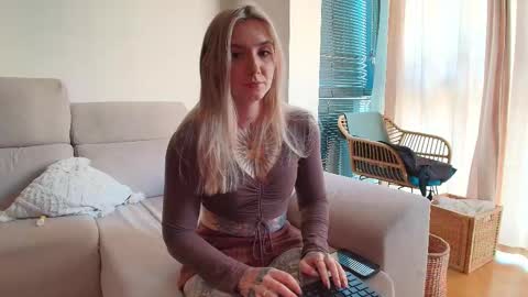 tattoobbgirl online show from February 24, 1:58 pm