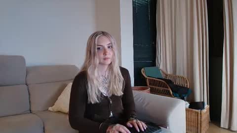 tattoobbgirl online show from February 5, 5:49 pm