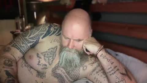 Tattooeddilf 01 online show from December 1, 12:52 am