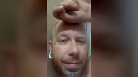 tattootravis online show from July 15, 3:34 am