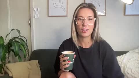 Taylor online show from March 13, 10:35 pm